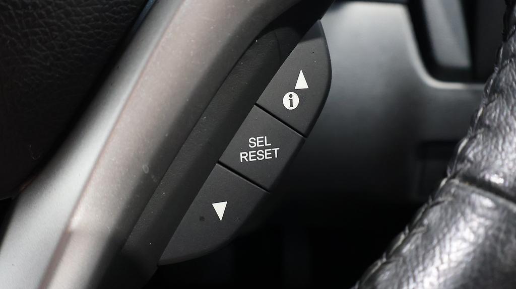 Honda Fit Hybrid L-Package image 317987