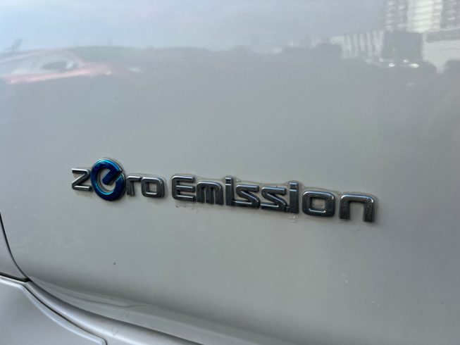 2018 Nissan Leaf G Model – Pro Pilot – English Dash & Stereo 84% SOH image 286070