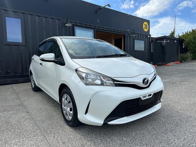 2015 Toyota Vitz 1.3F Smart Style/ Push Start/ Nice Interior image 285138