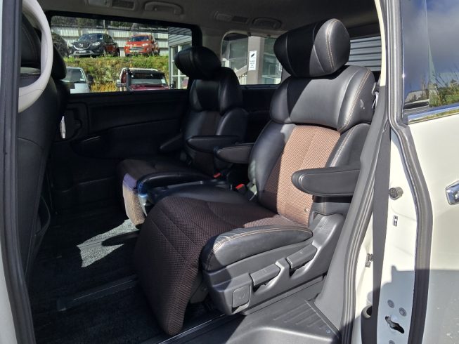 2012 Nissan Elgrand Highway Star Urban Chrome image 284548