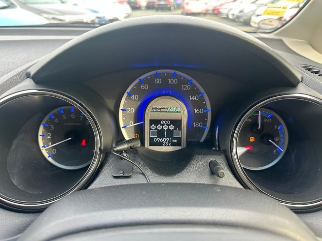 2012 Honda Fit Shuttle Hybrid image 284575