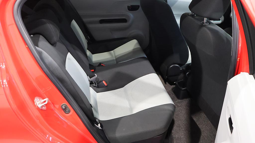 Toyota Aqua S Model/ Low Kms / Push Button Start image 314519