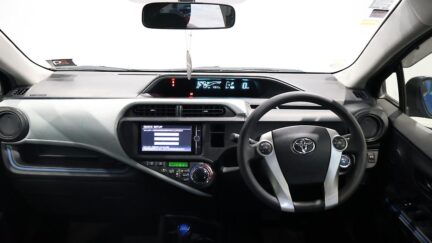 Toyota Aqua S MODEL PUSH BUTTON START R/CAMERA image 313316