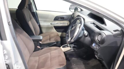 Toyota Aqua G Model/ Push Start/ Reverse Camera/ Alloy Wheels/ Hybrid image 313293