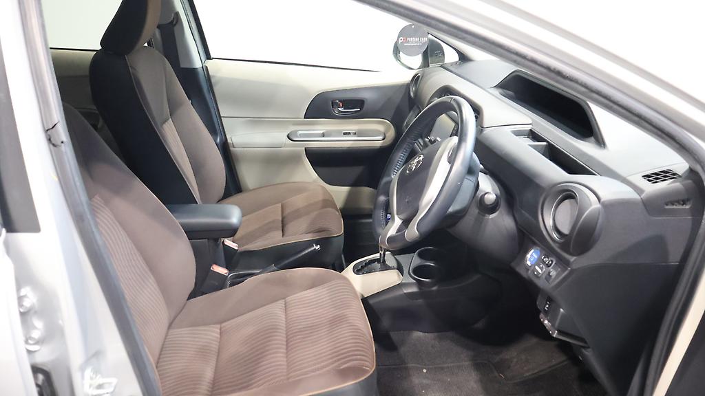 Toyota Aqua G Model/ Push Start/ Reverse Camera/ Alloy Wheels/ Hybrid image 313293