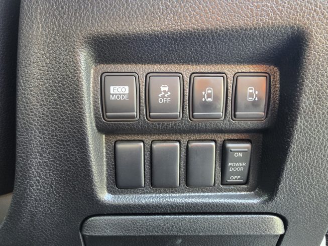 2012 Nissan Elgrand Highway Star Urban Chrome image 284554