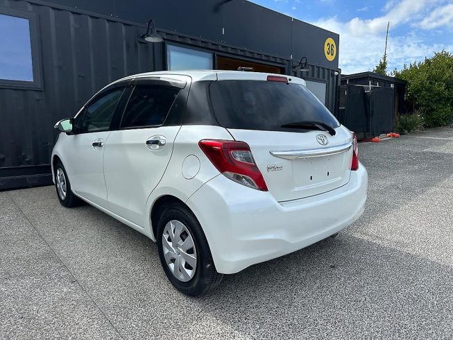 2015 Toyota Vitz 1.3F Smart Style/ Push Start/ Nice Interior image 285143