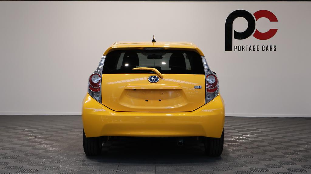 Toyota Aqua G Model, Push Start, Reverse Camera image 315384