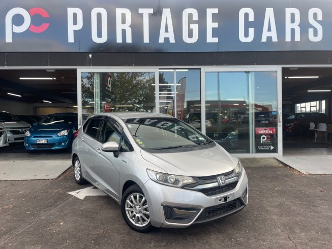 2013 Honda Fit Hybrid L Package image 284354