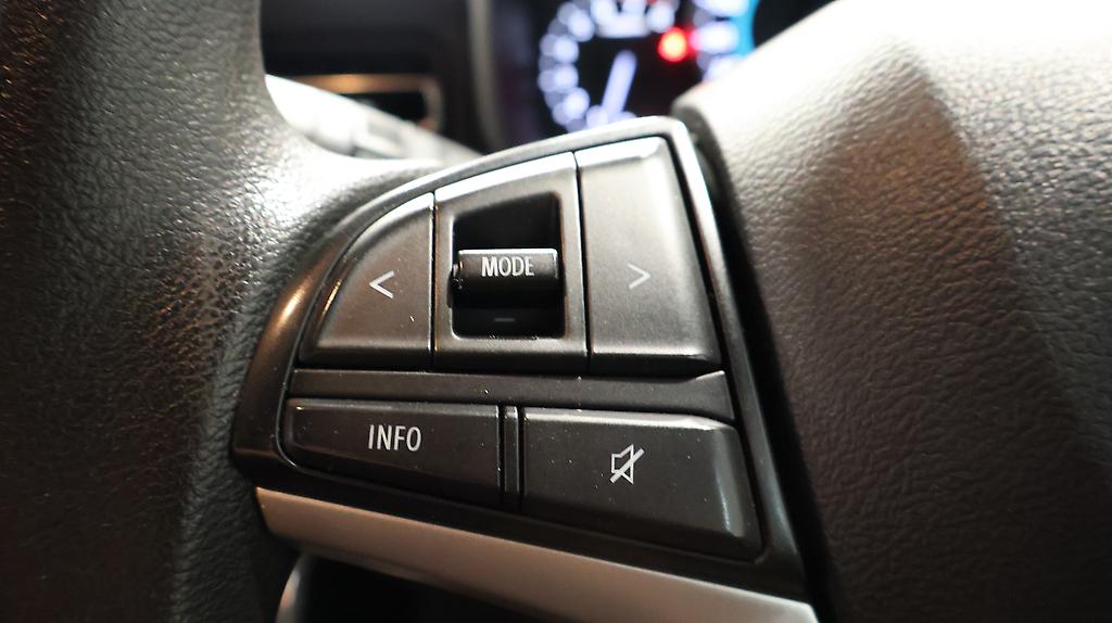 Suzuki Ignis Hybrid MX/ Push Start/ Steering Wheel Controls image 305227