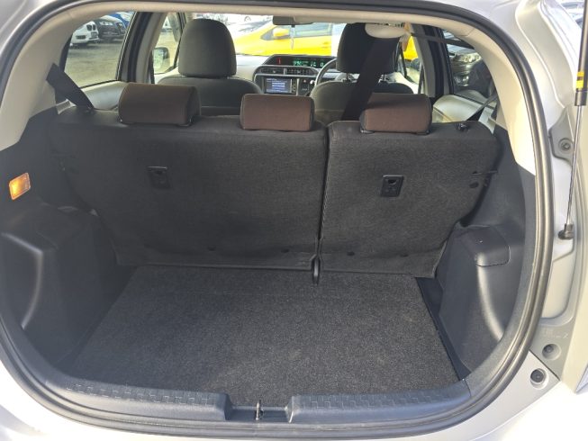 2012 Toyota Aqua G Model/ Push Start/ Reverse Camera/ Steering Wheel Controls image 285754