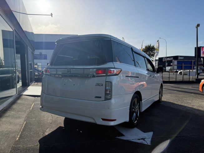2013 Nissan Elgrand Highway Star Urban Chrome image 286478