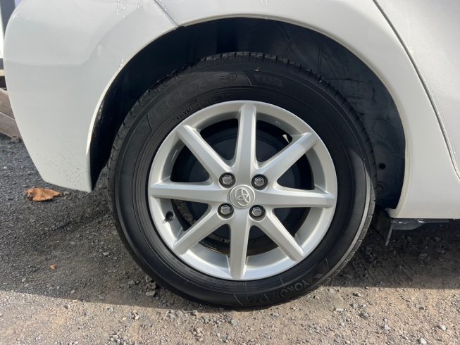 2012 Toyota Aqua S Model – Push Button Start – Factory Alloys image 276480