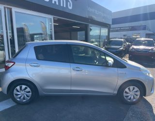 2017 Toyota Vitz Hybrid F image 285172