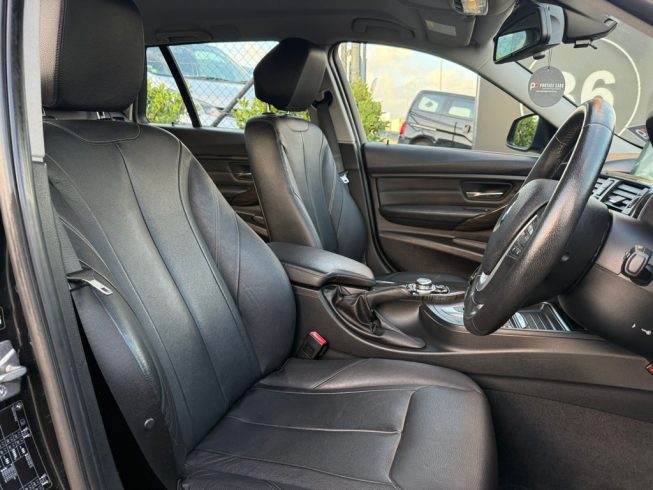 2013 Bmw 320i Touring Luxury image 283897