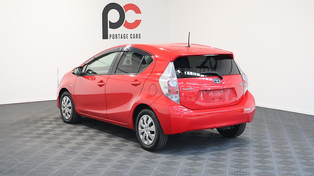 Toyota Aqua S Model/ Low Kms / Push Button Start image 314515