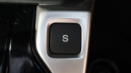 Honda Fit Hybrid L-Package image 317983