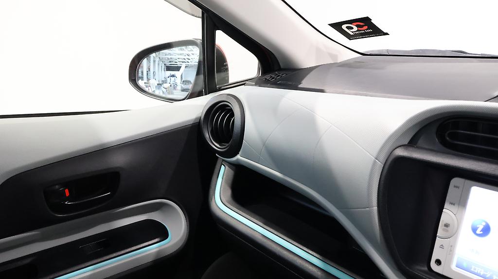 Toyota Aqua S Model/ Low Kms / Push Button Start image 314531