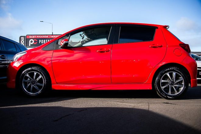 2015 Toyota Vitz F Model, Low KMS, Body kit I stop Wheel mags image 289006