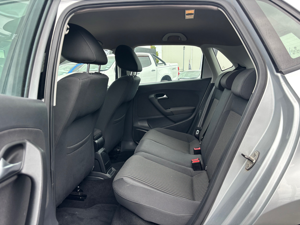 Volkswagen Polo TSI Highline Low KMS image 310519