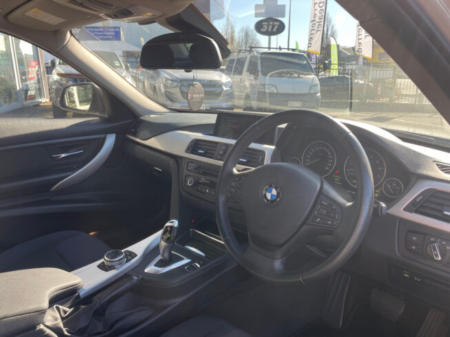 2014 Bmw 320i Low KMs Sedan image 293957