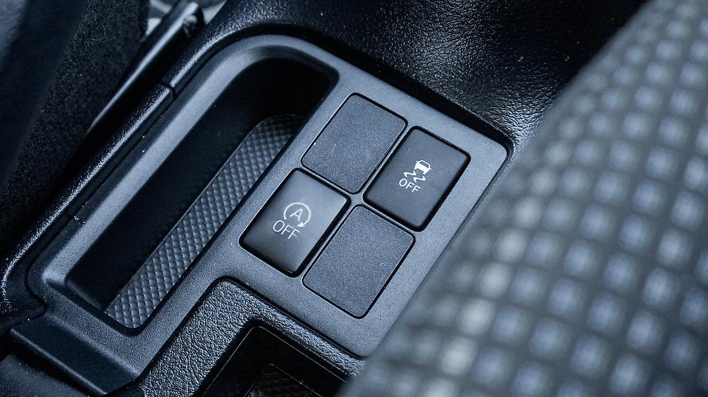 Toyota Vitz F model, Push start image 316689