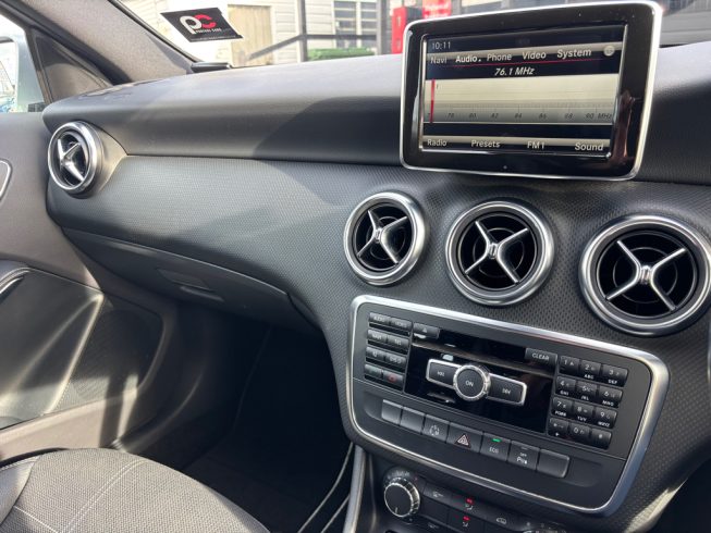 2014 Mercedes-benz A 180 Super Low KMS, Half Leather image 287181