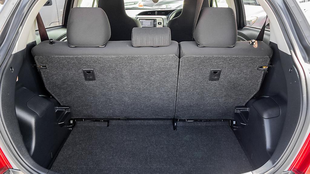 Toyota Vitz F model, Push start image 316696