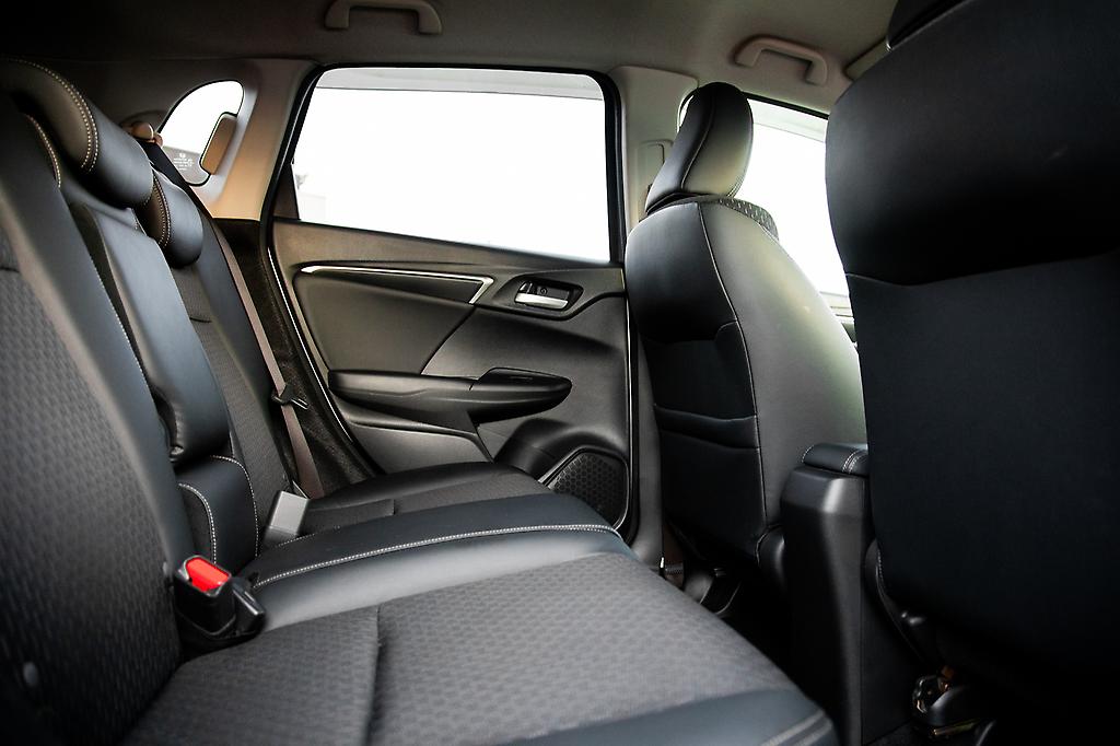 Honda Fit Hybrid L package image 289238