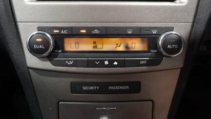 Toyota Avensis Wagon Xi, Push Start, Paddle Shift image 317665