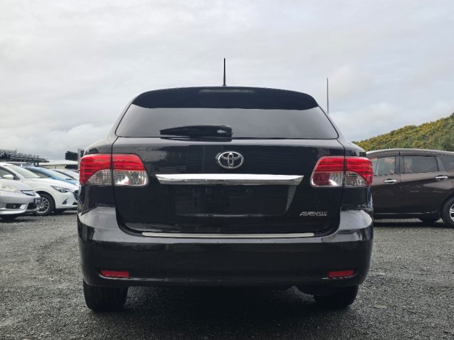 2012 Toyota Avensis Wagon Li image 288111