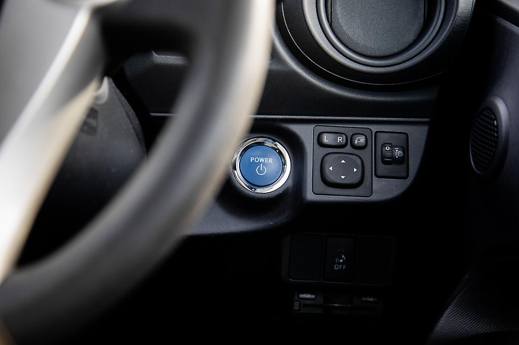 Toyota Aqua S Model, Push Start, Reverse Camera image 290681