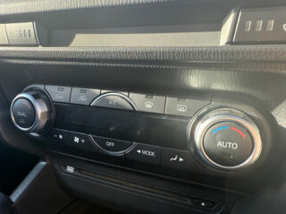 2013 Mazda Axela Sports 20S Touring L-PKG image 292381