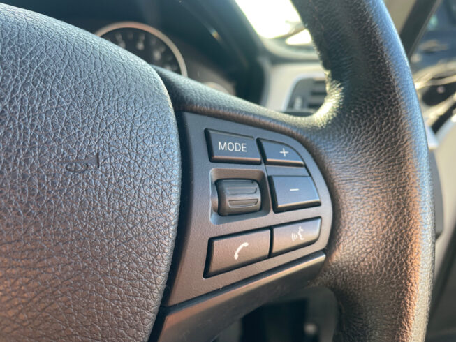 2014 Bmw 320i Low KMs Sedan image 293961