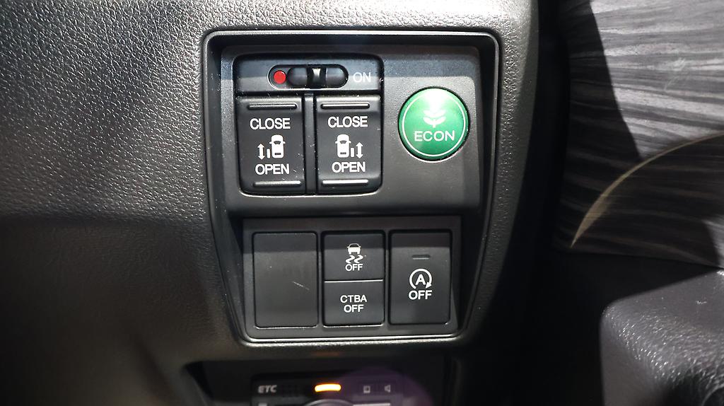 Honda Odyssey Absolute image 319278