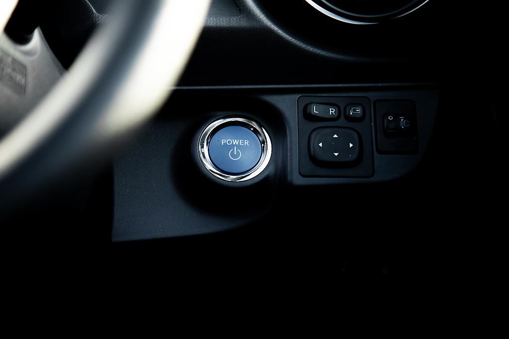 Toyota Aqua Hybrid S Model, Push Start, reverse Camera image 290250