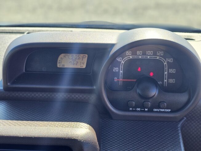 2014 Toyota Spade F Model- Easy access – sliding door image 297300