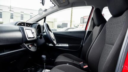 Toyota Vitz Jewela S spec Apple car play image 314986
