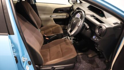 Toyota Aqua G Model, Push Start, Reverse Camera, Low KMS image 318913