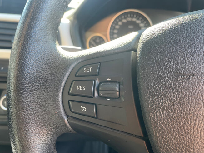 2014 Bmw 320i Low KMs Sedan image 293960