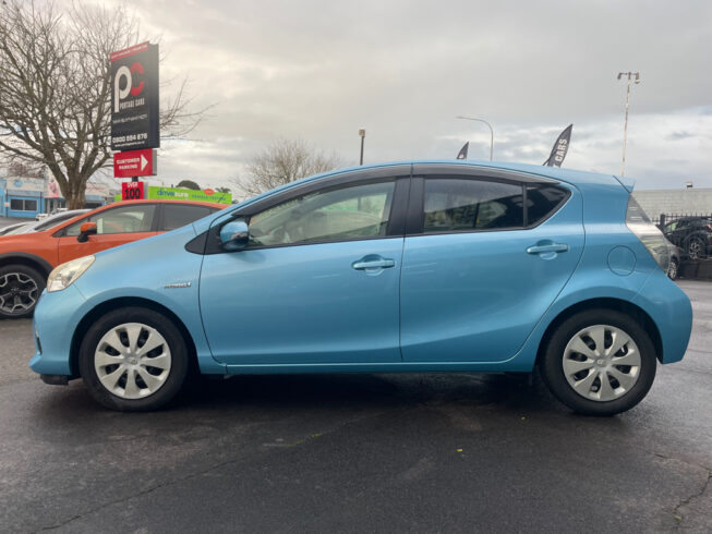 2012 Toyota Aqua G Model, Push Start, Reverse Camera, Low KMS image 291783