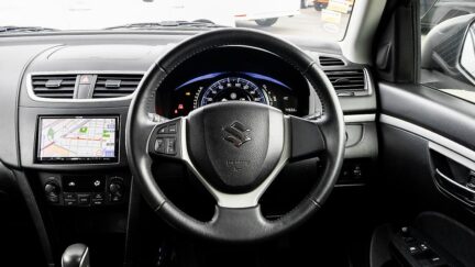 Suzuki Swift Stunning black, Idling stop,Push start image 312863