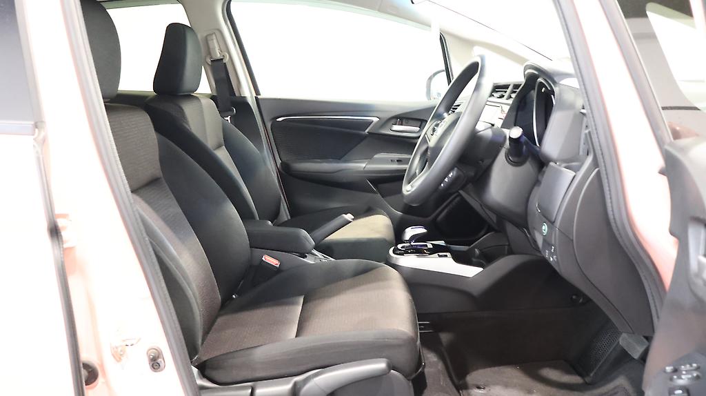 Honda Fit Hybrid F-Package Comfort Edition image 305377