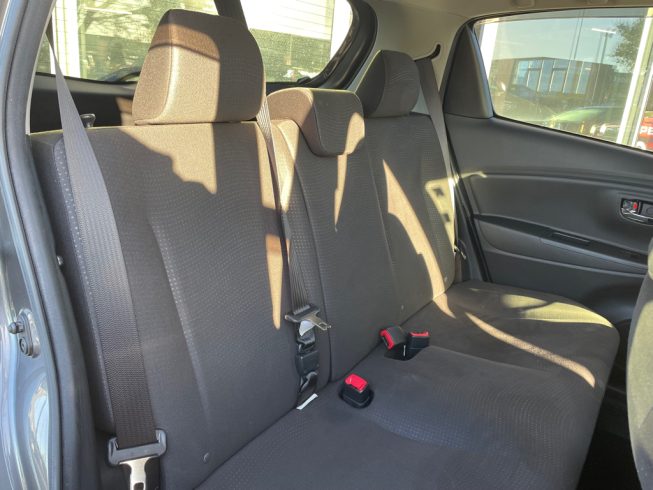 2015 Toyota Vitz U Model/ Push Start/ Toyota Safety Sense image 289035