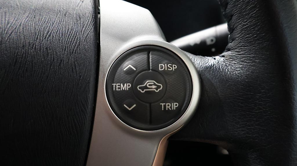 Toyota Aqua G Model, Push Start, Reverse Camera, Low KMS image 318921