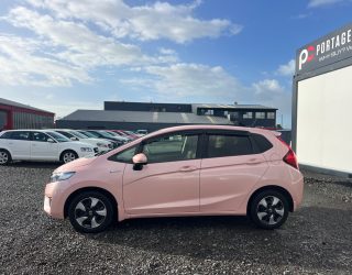 2016 Honda Fit Hybrid F-Package Comfort Edition/ Stand out in this rare colour image 288081
