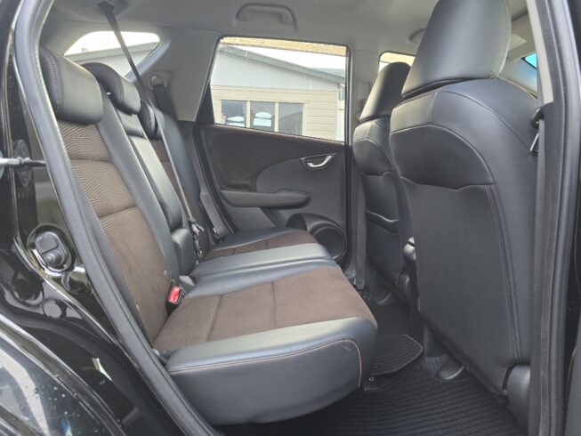 2013 Honda Fit Shuttle Hybrid Smart Selection image 292843