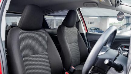 Toyota Vitz Jewela S spec Apple car play image 314979