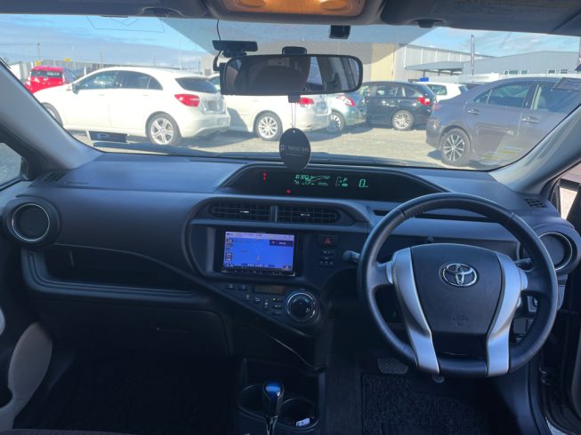 2012 Toyota Aqua G Model/ Push Start/ Reverse Camera image 287584