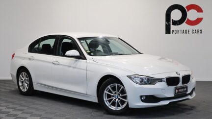 Bmw 320i Low KMs Sedan image 308762